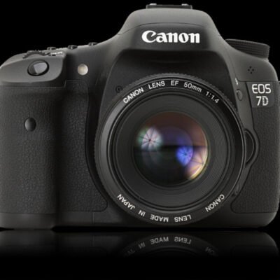 Canon 7D with Yongnuo 50mm 1.8 (USED)