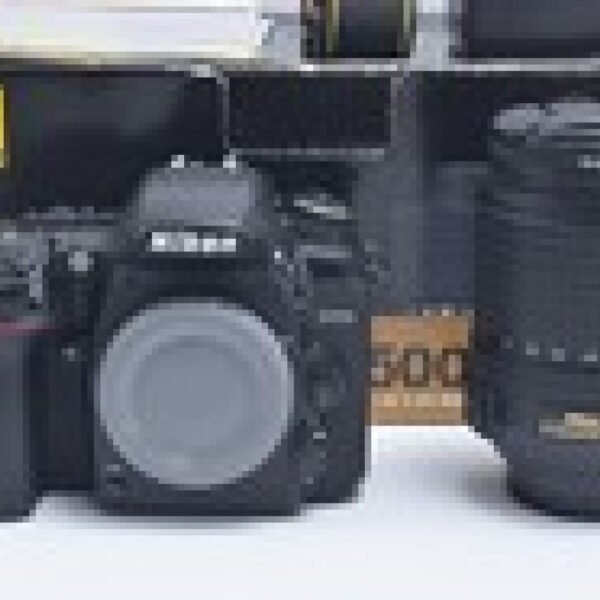 Nikon D7500 Digital SLR Camera Body w/18-140mm VR Lens w/Box